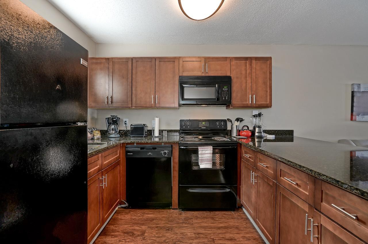 Center Location With 2 4k Hdtv's & King Bed * Atlanta